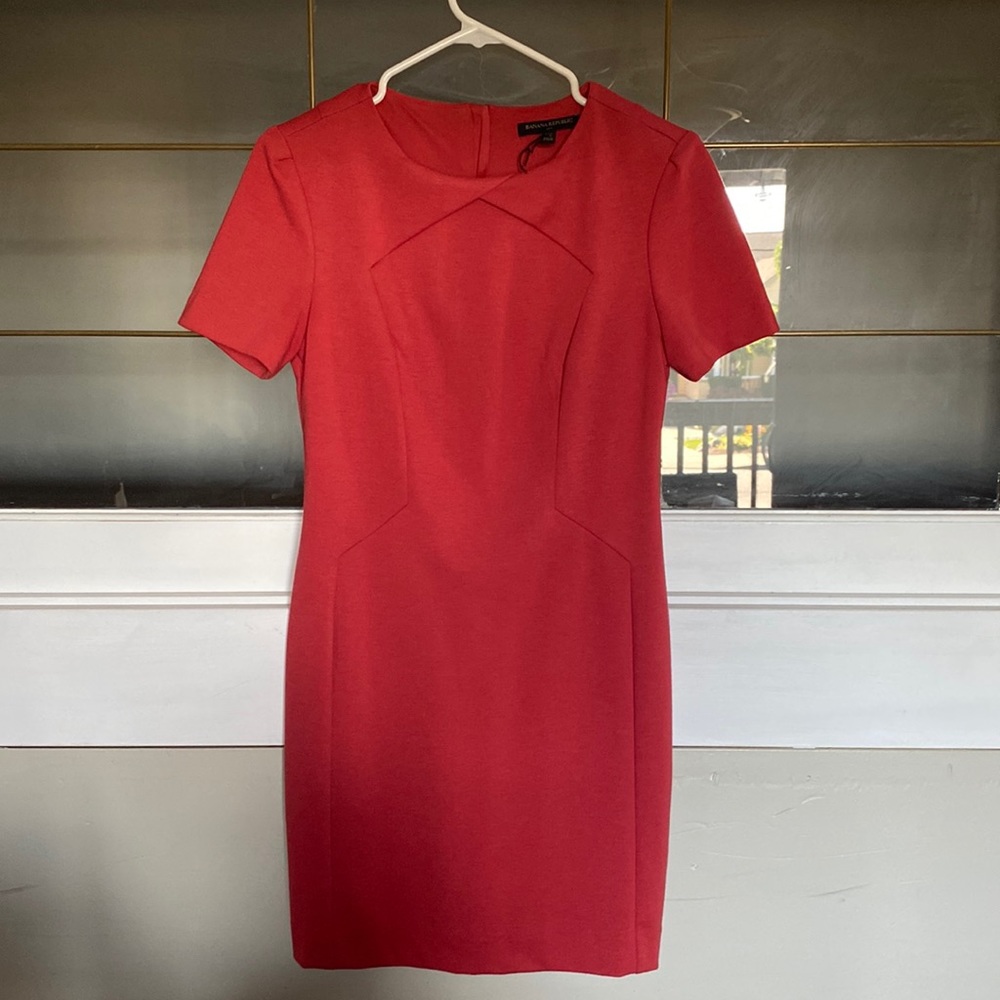 Banana Republic  petite 4 - light red - round collar- short sleeve - lined .